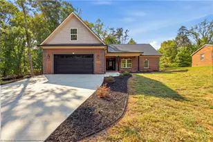 1004 Phineas Dr, Kernersville, NC 27284 - Photo 1