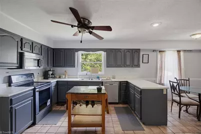 1209 Shalimar Drive, High Point, NC 27262 - Photo 12