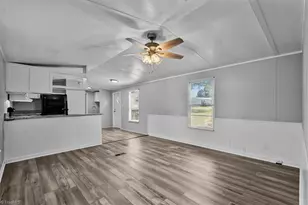 132 W Sourwood Dr, Browns Summit, NC 27214 - Photo 10