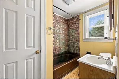422 W 25th Street, Winston-Salem, NC 27105 - Photo 22