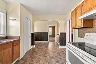 422 W 25th St, Winston-Salem, NC 27105 - Photo 16