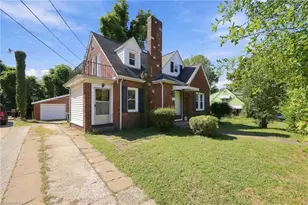 422 W 25th St, Winston-Salem, NC 27105 - Photo 2