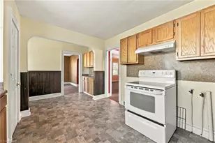 422 W 25th St, Winston-Salem, NC 27105 - Photo 14