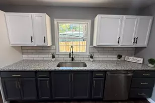 805 Plummer Dr, Greensboro, NC 27410 - Photo 12