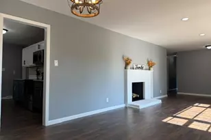 805 Plummer Dr, Greensboro, NC 27410 - Photo 8