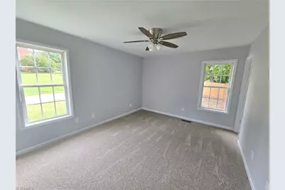 627 Kenneth Road, Greensboro, NC 27455 - Photo 8