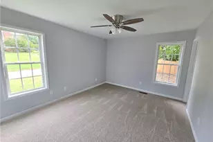 627 Kenneth Rd, Greensboro, NC 27455 - Photo 8