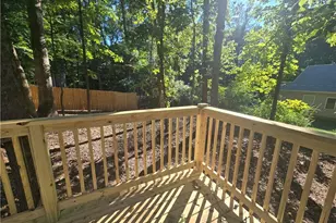 627 Kenneth Rd, Greensboro, NC 27455 - Photo 10