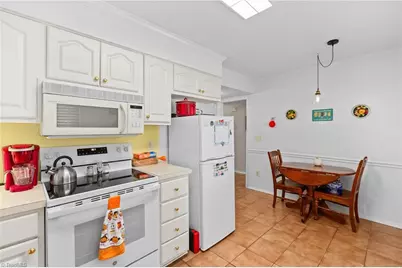 2701 Saint Johns Place, Winston-Salem, NC 27106 - Photo 10