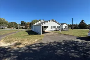 510 E King St, King, NC 27021 - Photo 36