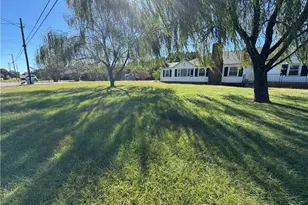 510 E King St, King, NC 27021 - Photo 34