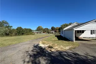 510 E King St, King, NC 27021 - Photo 6