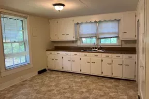 636 Lindsey St, Reidsville, NC 27320 - Photo 8
