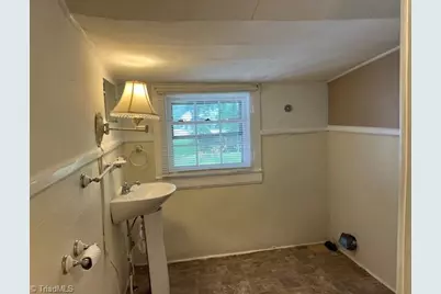 636 Lindsey Street, Reidsville, NC 27320 - Photo 12