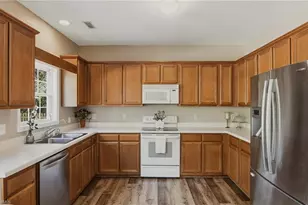794 Pecan Ridge Cir, Kernersville, NC 27284 - Photo 12