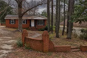 217 S Grove Ave, Rockingham, NC 28379 - Photo 2