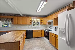 718 Corjon St, Kernersville, NC 27284 - Photo 8