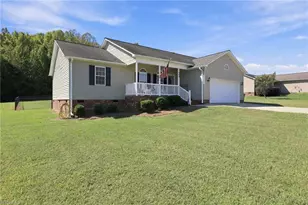 398 Goldenrod Ln, Lexington, NC 27295 - Photo 4