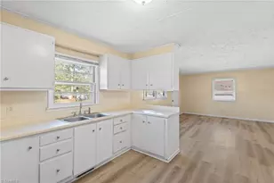 1610 Brockett Ave, High Point, NC 27260 - Photo 12