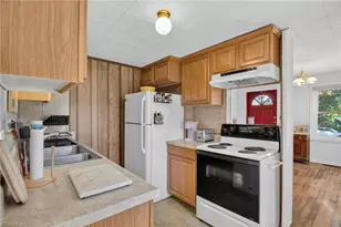 2907 Marthas Pl, Greensboro, NC 27408 - Photo 10
