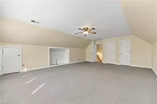 4001 Friendly Acres Dr, Greensboro, NC 27410 - Photo 40
