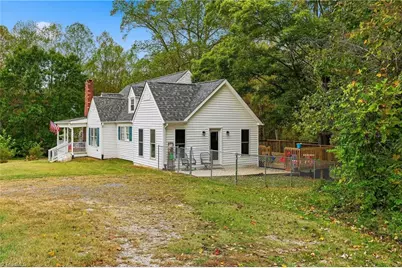 2226 Nc Highway 268, Pilot Mountain, NC 27041 - Photo 8