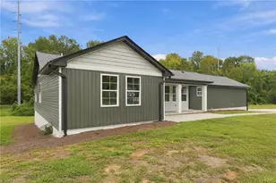 1524 McGuinn Dr, High Point, NC 27262 - Photo 2