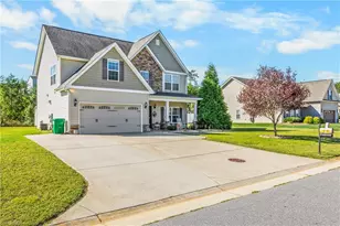 213 Pilot Bluff Dr, King, NC 27021 - Photo 2