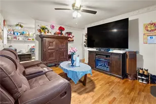 2112 Vale Pl, Greensboro, NC 27401 - Photo 4