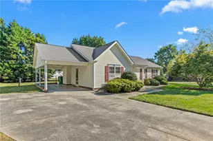 213 Wyndham Ave, High Point, NC 27265 - Photo 2