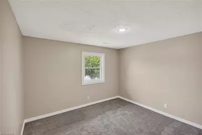 17 Hunter Street, Thomasville, NC 27360 - Photo 20