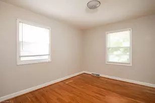 2420 Kingsgate Dr, Winston-Salem, NC 27101 - Photo 12