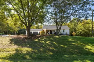 1333 Commonwealth Rd, Randleman, NC 27317 - Photo 6