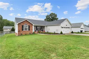 106 John Mills Ln, Thomasville, NC 27360 - Photo 6