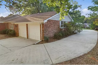 102 Cottonwood Drive, Jamestown, NC 27282 - Photo 4
