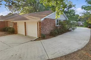 102 Cottonwood Dr, Jamestown, NC 27282 - Photo 4