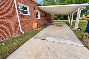 2325 Booker St, Winston-Salem, NC 27105 - Photo 4