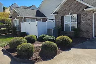 2427 Cross Vine Ln, Winston-Salem, NC 27103 - Photo 2