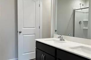 400 Oakwood Cir, Lexington, NC 27295 - Photo 8