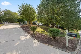 188 White Oak Rd, Thomasville, NC 27360 - Photo 2