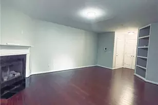 4325 Cedarcroft Ct, Greensboro, NC 27409 - Photo 8