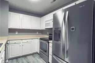 4325 Cedarcroft Ct, Greensboro, NC 27409 - Photo 12