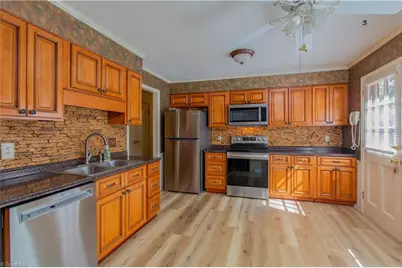 605 Greenvine Circle, Winston-Salem, NC 27103 - Photo 4