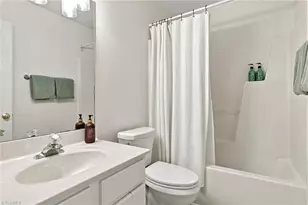 3339 Cherrybrook Dr, Jamestown, NC 27282 - Photo 4