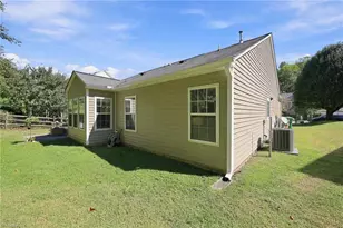 3339 Cherrybrook Dr, Jamestown, NC 27282 - Photo 36