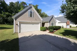3339 Cherrybrook Dr, Jamestown, NC 27282 - Photo 2