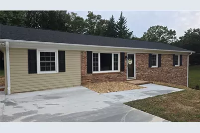 261 Dudley Avenue, Mount Airy, NC 27030 - Photo 2