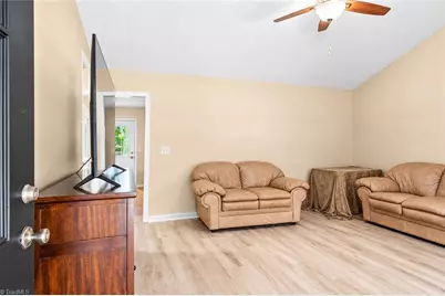 14 Brandy Wine Drive, Thomasville, NC 27360 - Photo 2