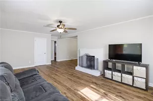 202 E 4th St, Lexington, NC 27292 - Photo 4