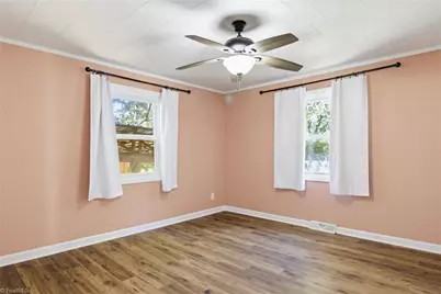 202 E 4th Street, Lexington, NC 27292 - Photo 16